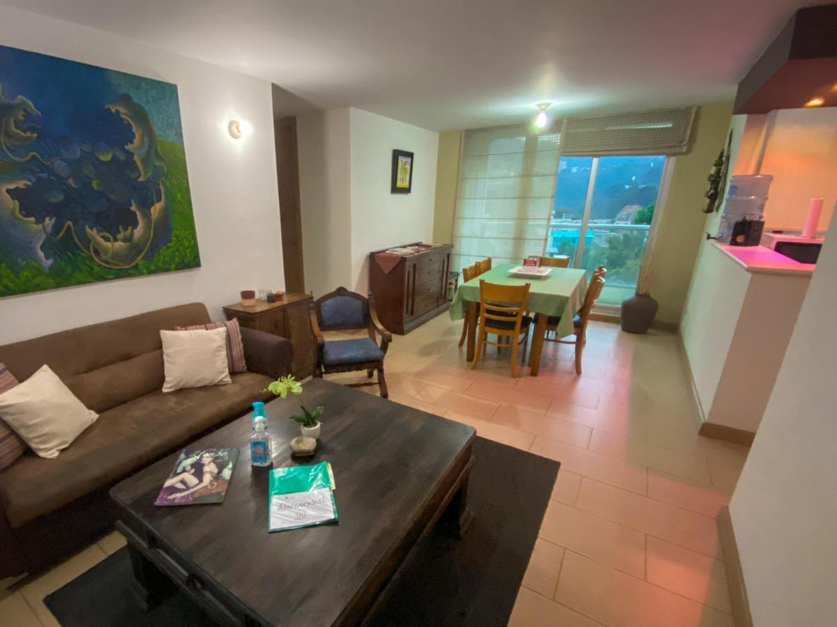 2 Rooms, 1 King Size Bed, 64" Smart Hdtv Città del Guatemala Esterno foto