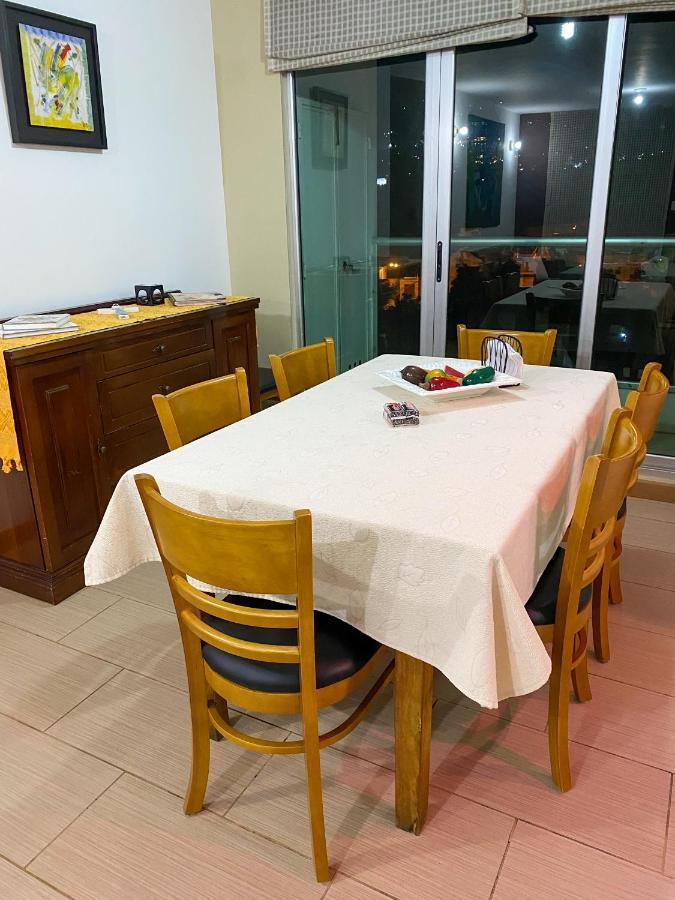 2 Rooms, 1 King Size Bed, 64" Smart Hdtv Città del Guatemala Esterno foto